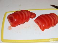 Пошаговый рецепт приготовления яичницы с помидорами