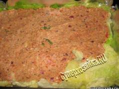Appetizing cabbage lasagna: cook in the oven or slow cooker