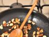 Julienne s piščancem in gobami - recepti v tartletih, v pečici in ponvi