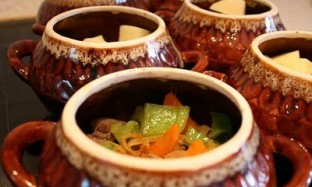 BACKOЁFE — эльзасское томленое мясо, пошаговый рецепт с фото изображения BACKOЁFE — эльзасское томленое мясо, пошаговый рецепт с фото изоражения